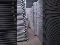 1.5m الأمن الخارجي الأسلاك المعدنية الشبكة السياج الفناء الخلفي / حديقة السياج والبوابة