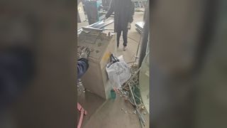 تركيب سياج أمني شبكي متين ثلاثي الأبعاد على شكل V