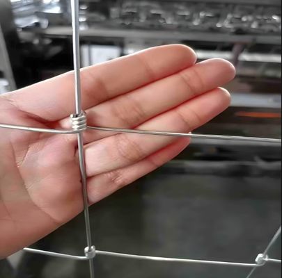شبكة سياج حيوانات معدنية مجلفنة بعقد ثابت شديدة التحمل 1.5 متر * 100 متر للتحكم في الحيوانات