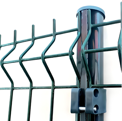 لوحة سياج أمان شبكي على شكل حرف V مطلية بـ PVC بلون RAL6005 بارتفاع 6 أقدام بفتحات 50x200 مم نظام محيط حديقة منحني ثلاثي الأبعاد